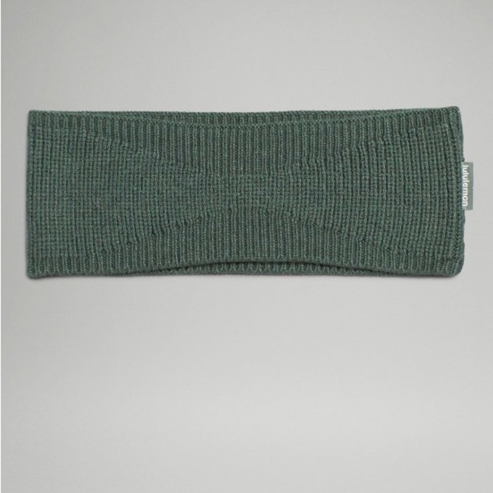 lululemon Women's Ribbed Merino Wool-Blend
Knit Ear Warmer